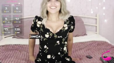 Versavia - Porn Video [Bongacams]: popular internet personality, recorded session, intense chemistry