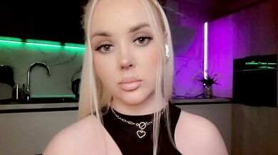 In-your-fucking-mind - Porn Video [Bongacams]: web model, elegant posture, seductive bust