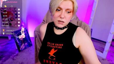 bluelunaray - Porn Video [Bongacams]: shows ass, captivating buttocks, breathtaking queen