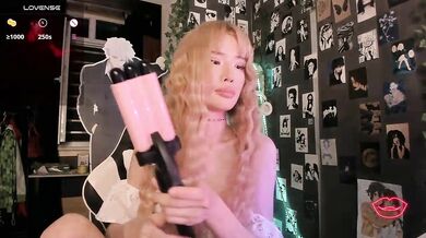 Velvetsky - Porn Video [Bongacams]: sensuous moans, luscious rear, recorded interaction