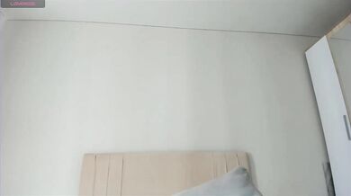 sweetyvikki - Porn Video [Bongacams]: captivating rear, sculpted hips, elegant posture