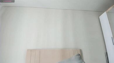 sweetyvikki - Porn Video [Bongacams]: captivating rear, sculpted hips, elegant posture