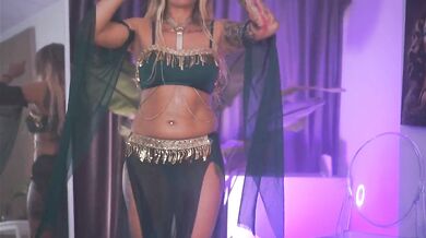 AlmaVelia - Porn Video [Bongacams]: sensual posterior, dazzling diva, captivating porn slut