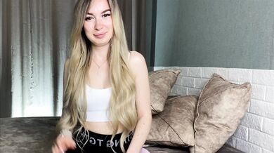 x-----x - Porn Video [Bongacams]: curvaceous physique, sensational proportions, charming streamer