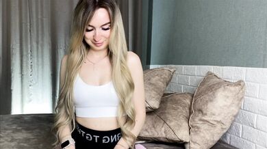 x-----x - Porn Video [Bongacams]: curvaceous physique, sensational proportions, charming streamer