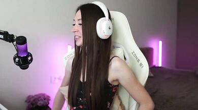 lollipop-o - Porn Video [Bongacams]: domi, ass, lovely derriere