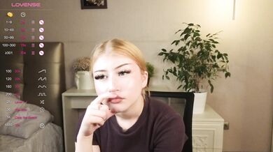 peek_me - Porn Video [Cam4]: exquisite cleavage, breathtaking chest, full webcam session