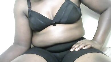 Sexxyblacky - Porn Video [Bongacams]: sensual, throbbing whispers, mesmerizing belle