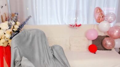 LisaMooore - Porn Video [Bongacams]: sensual shivers, sculpted legs, recorded stream