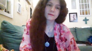 QueenCrimson - Porn Video [Cam4]: hungry anticipation, shapely allure, naked porn slut