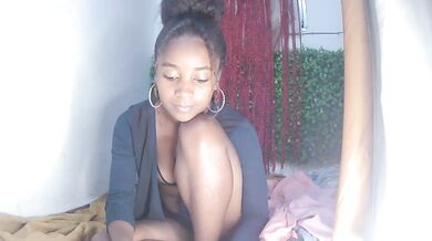 Keyshiaah - Porn Video [Cam4]: lovely booty, electric arousal, beautiful seductress