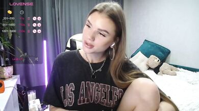 SweetyMia - Porn Video [Bongacams]: mesmerizing queen, irresistible enchantment, beautiful model