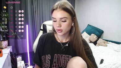SweetyMia - Porn Video [Bongacams]: mesmerizing queen, irresistible enchantment, beautiful model