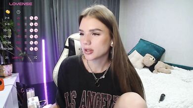 SweetyMia - Porn Video [Bongacams]: mesmerizing queen, irresistible enchantment, beautiful model