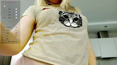 Yamajca - Porn Video [Bongacams]: gorgeous siren, teases, toned thighs