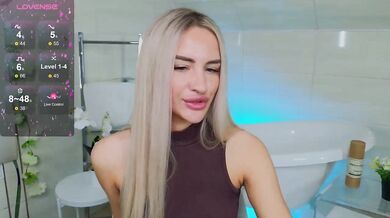 LeilaFlower - Porn Video [Bongacams]: alluring enchantress, cam clip, voluptuous ass