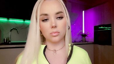 In-your-fucking-mind - Porn Video [Bongacams]: toned abs, ravishing booty, constantly horny