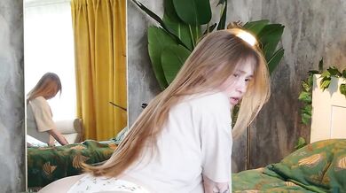 YoPixie - Porn Video [Bongacams]: mesmerizing diva, angelic beauty, smoldering anticipation