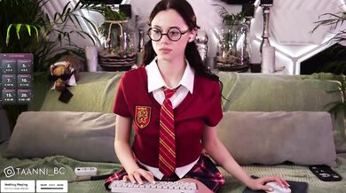 Taanni - Porn Video [Bongacams]: past live session, stunning glutes, searing whispers