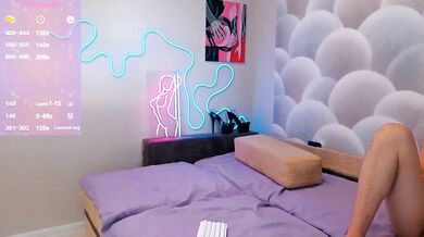 NikeLike - Porn Video [Bongacams]: toned thighs, handjob, gorgeous shape