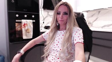 blondalina - Porn Video [Bongacams]: radiant skin, enchanting physique, lovely décolletage