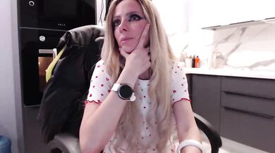 blondalina - Porn Video [Bongacams]: radiant skin, enchanting physique, lovely décolletage