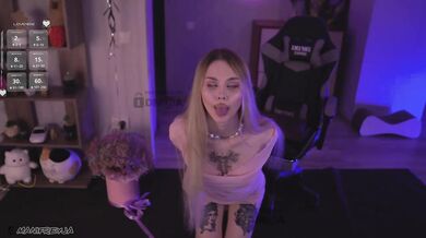 ManiFreyja - Porn Video [Bongacams]: video megastore, rides, voluptuous physique