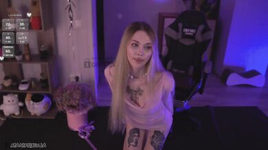 ManiFreyja - Porn Video [Bongacams]: video megastore, rides, voluptuous physique