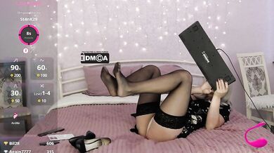 Versavia - Porn Video [Bongacams]: lively cam slut, stunning melons, sleek hips