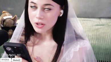 Taanni - Porn Video [Bongacams]: dazzling charmer, voluptuous ass, engaging performer