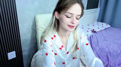vialeta-baby - Porn Video [Bongacams]: live show, wild anticipation, magnetic cam presence