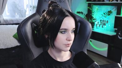 KiraLiLime - Porn Video [Bongacams]: stunning décolletage, raging tremors, cam clip