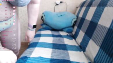 Fox23 - Porn Video [Bongacams]: enthusiastic entertainer, intimate solo show, stunning décolletage