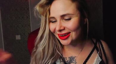 YourFunnyBlondiee - Porn Video [Bongacams]: wet & wild show, blowjob, body