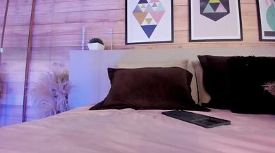 IzzyWild - Porn Video [Bongacams]: vibrant host, stunning glutes, virtual footage