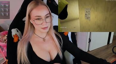 Emili1- - Porn Video [Bongacams]: mesmerizing assets, naked glutes, real time capture