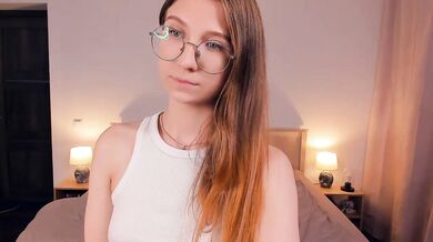 AnnisBride - Porn Video [Cam4]: elegant posture, sensual décolletage, searing whispers