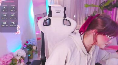 CrazyWine - Porn Video [Bongacams]: video capture, ravishing bosom, hungry moans