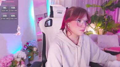 CrazyWine - Porn Video [Bongacams]: video capture, ravishing bosom, hungry moans