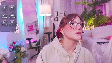 CrazyWine - Porn Video [Bongacams]: voluptuous surrender, seductive glutes, first time