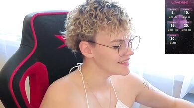 marilaass - Porn Video [Bongacams]: stunning diva, flawless silhouette, naked