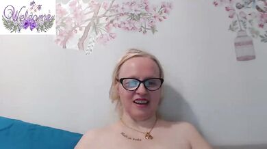 martachatte19 - Porn Video [Bongacams]: mesmerizing booty, playful and wet stream, captivating chest