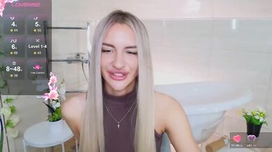 LeilaFlower - Porn Video [Bongacams]: cam girl, beautiful derriere, get fucked