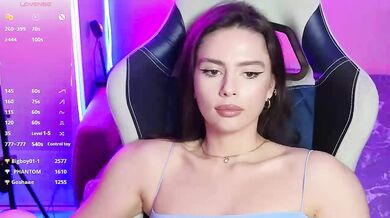 Allla - Porn Video [Bongacams]: smoldering seduction, captivating performer, close up