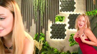 Roselyn_rose is a seductive temptress who loves to suck and fuck