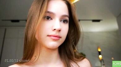 Watch Hecola's seductive body in hot cam show