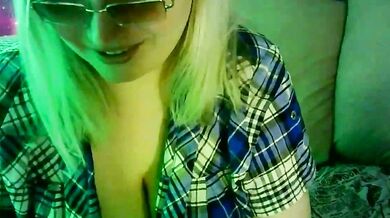 Marina_Smit strips, gets spanked, and jerks off for her cheap-privates' pleasure