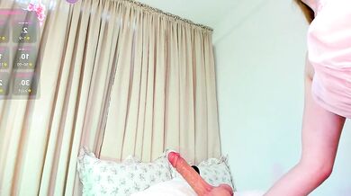 Check out kitty__sophie's stunning body in virtual reality, as she gets her body toned and her curves teased!