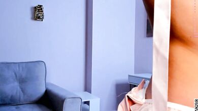 Sunnmoonn's mesmerizing record of her seductive seduction