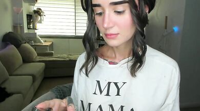 Solemnlyolly_lolly98 - Watch her booty shaking with Graceful motion and captivating orbs!